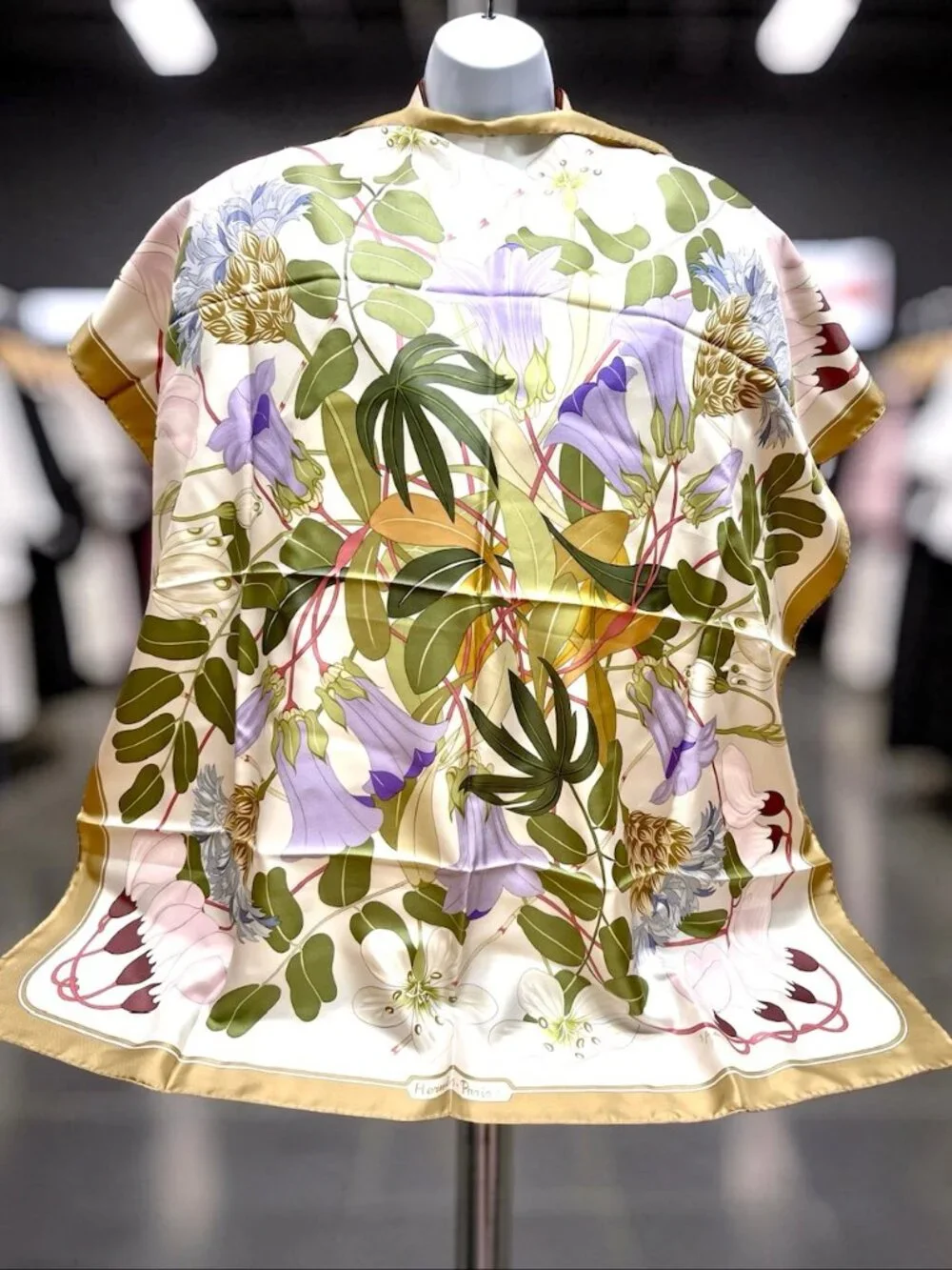 Hermes Paris  Silk  34"Flora Graeca Floral Scarf Pastel Ivery Green Purple (25) - Picture 16 of 16